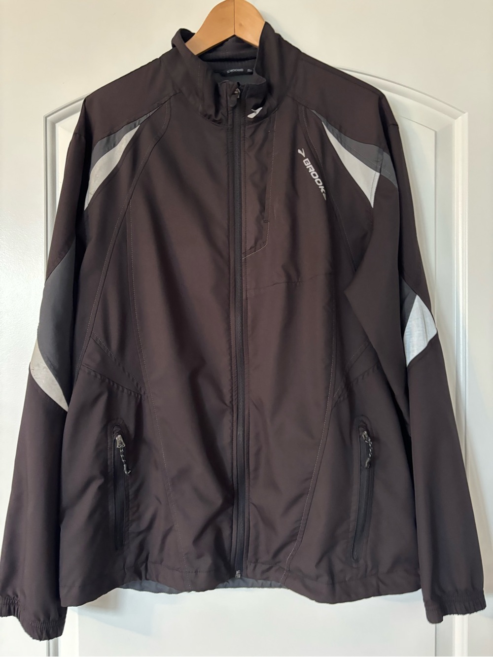 Brooks Men's Full Zip Running Jacket Black Grey Colorblock Windbreaker Large